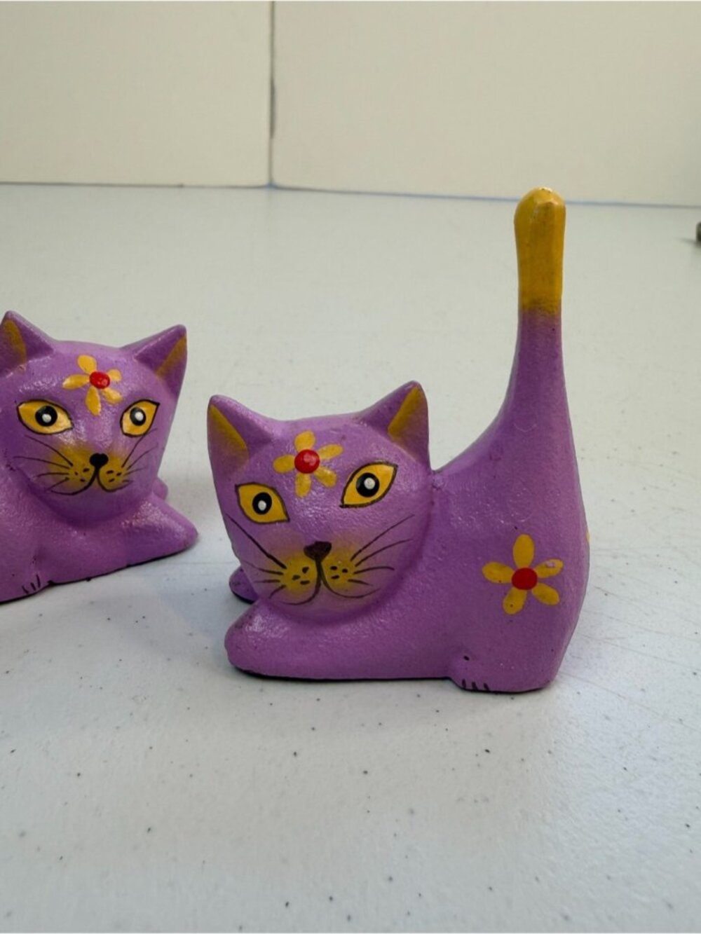 Vintage Set of 2 Folk Art Hand Carved Wooden Painted Cats Kittens Floral Boho - Picture 2 of 7